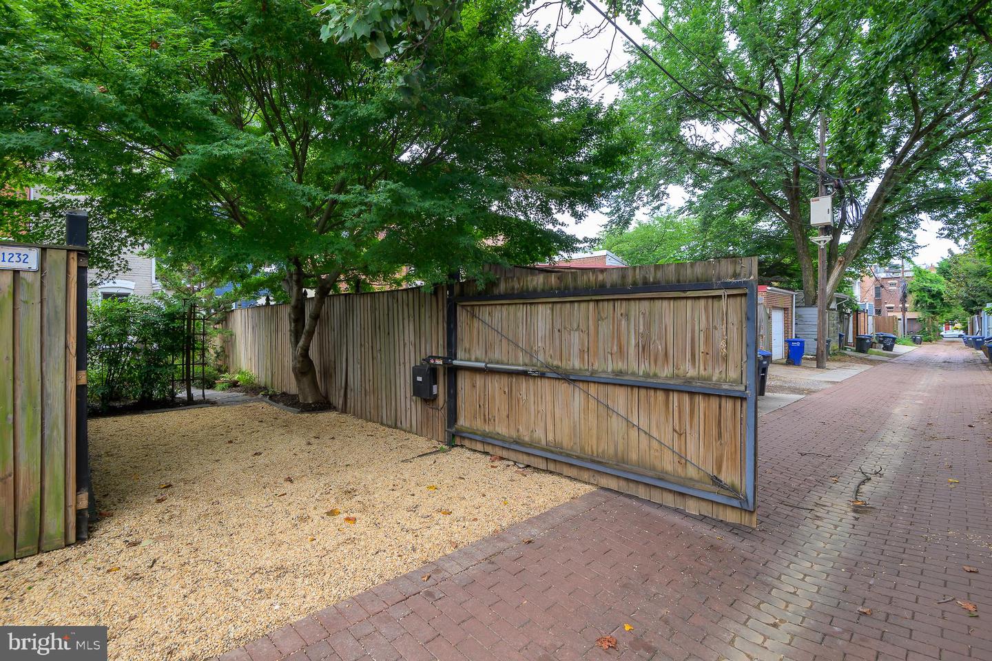 1232 Walter St SE