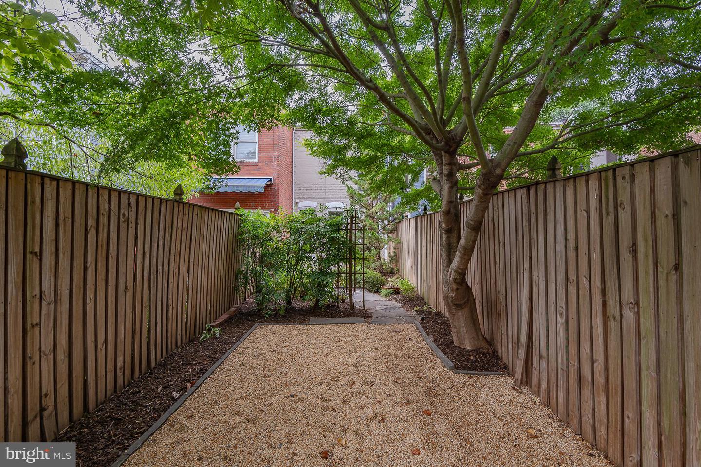 1232 Walter St SE