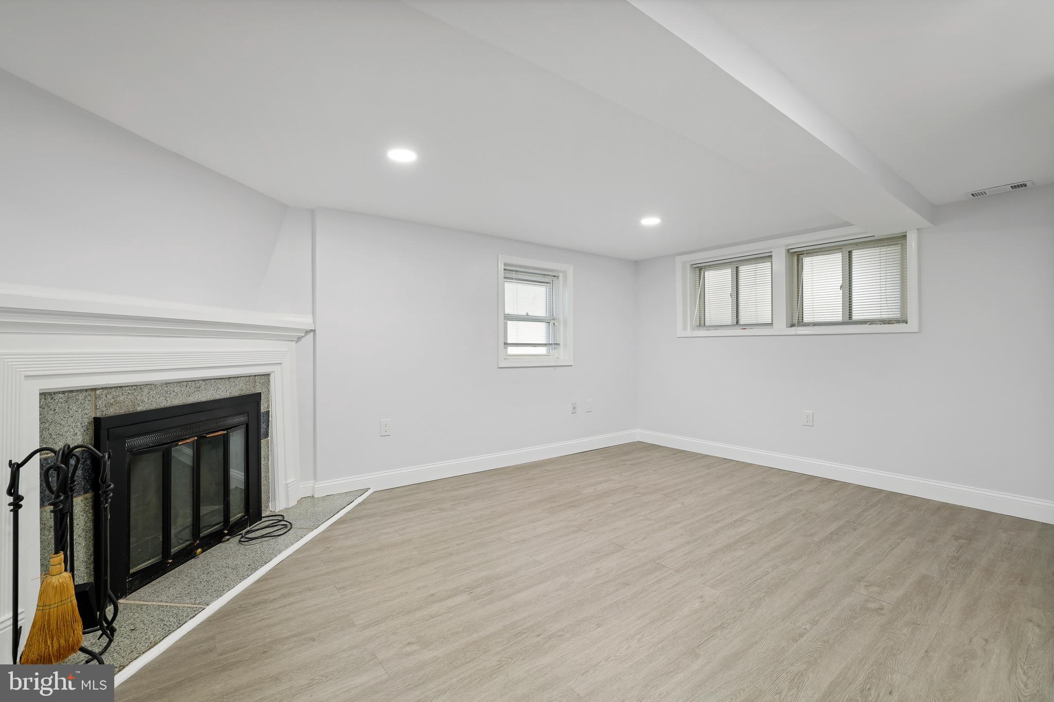 215 Jefferson St NW