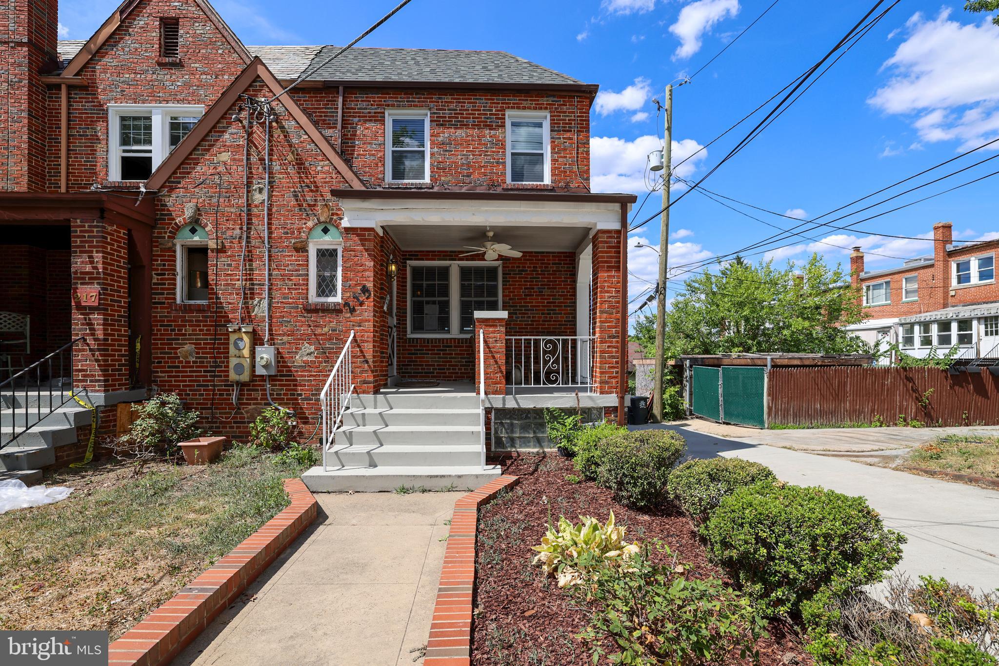 215 Jefferson St NW