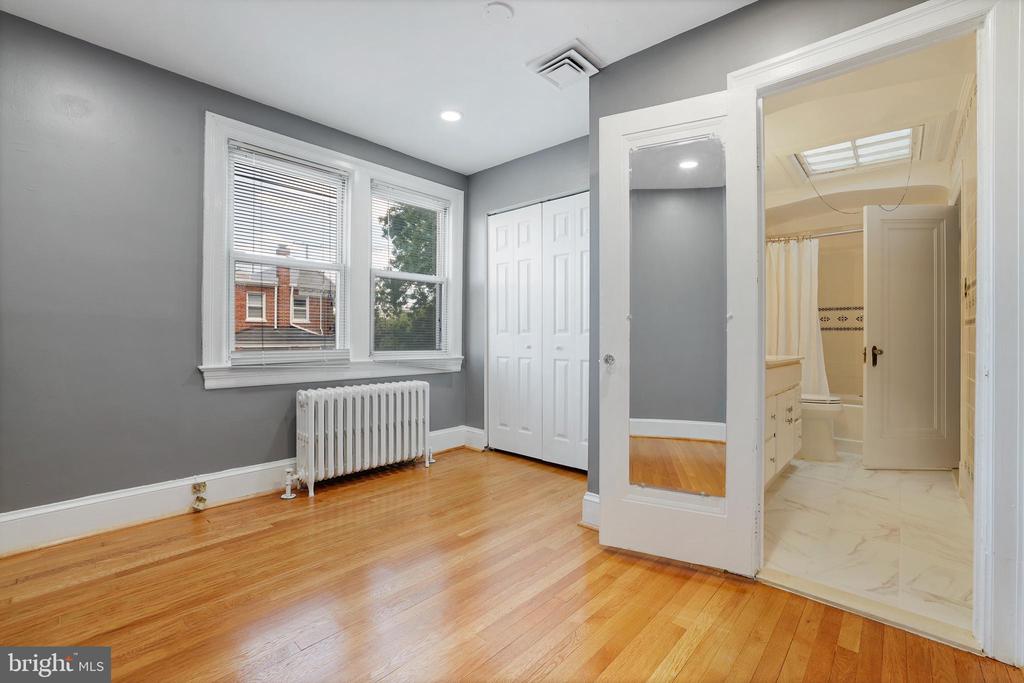 215 Jefferson St NW