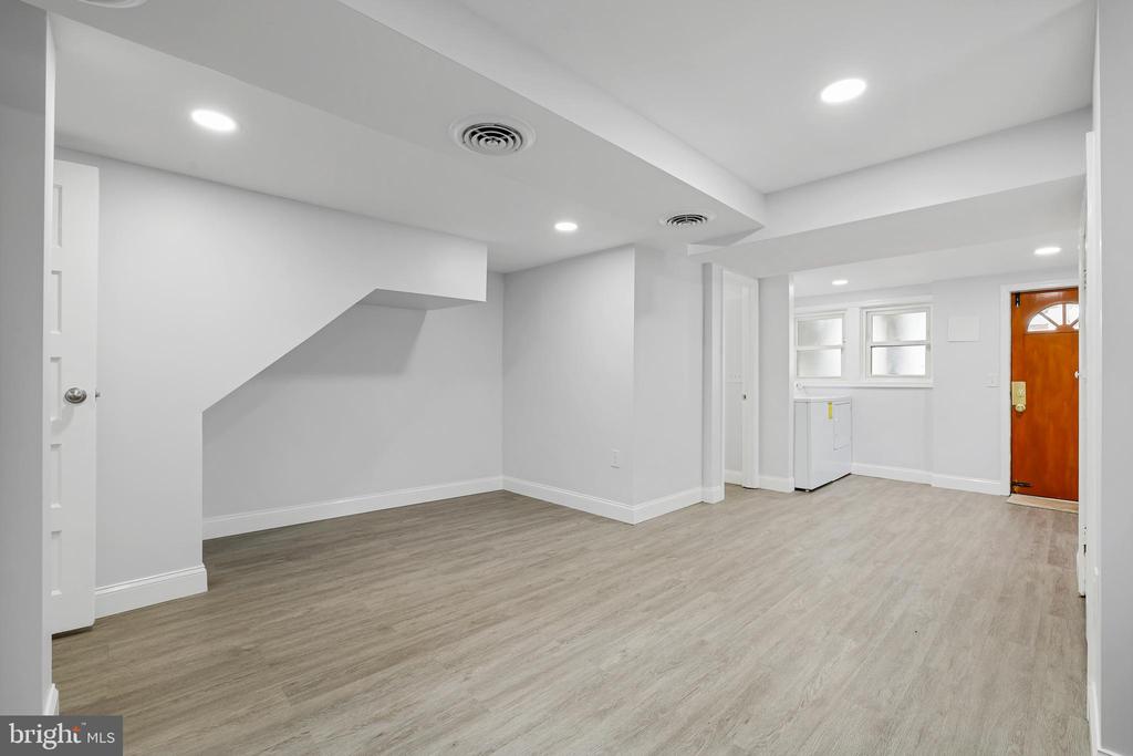 215 Jefferson St NW