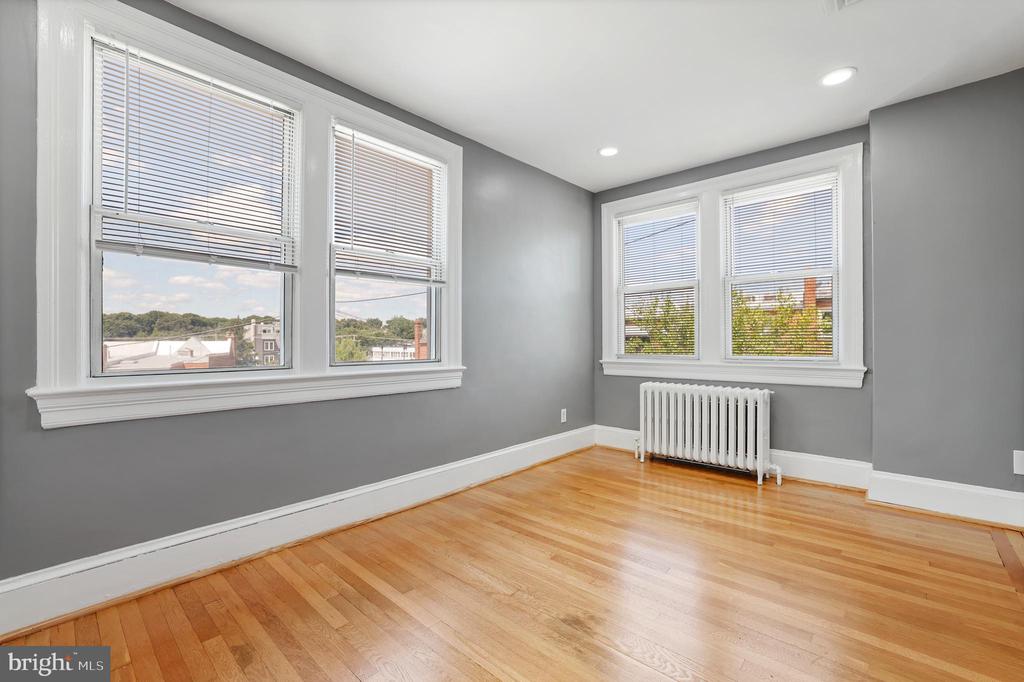 215 Jefferson St NW