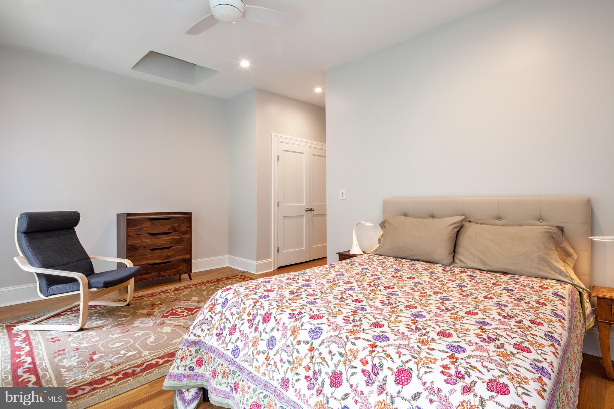 3031 RODMAN ST NW