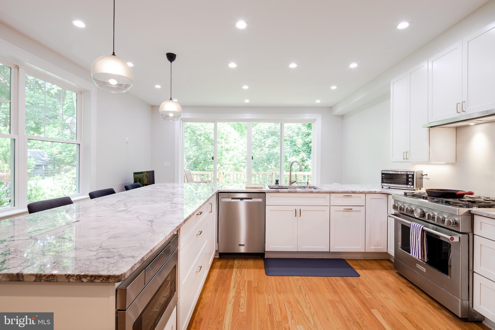 3031 RODMAN ST NW