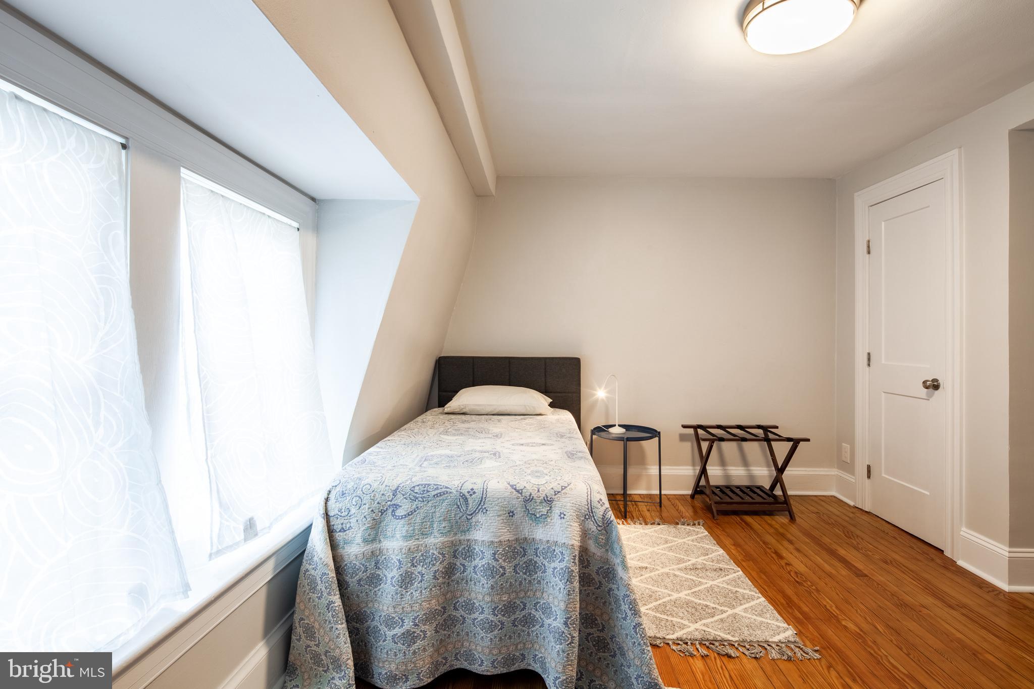 3031 RODMAN ST NW