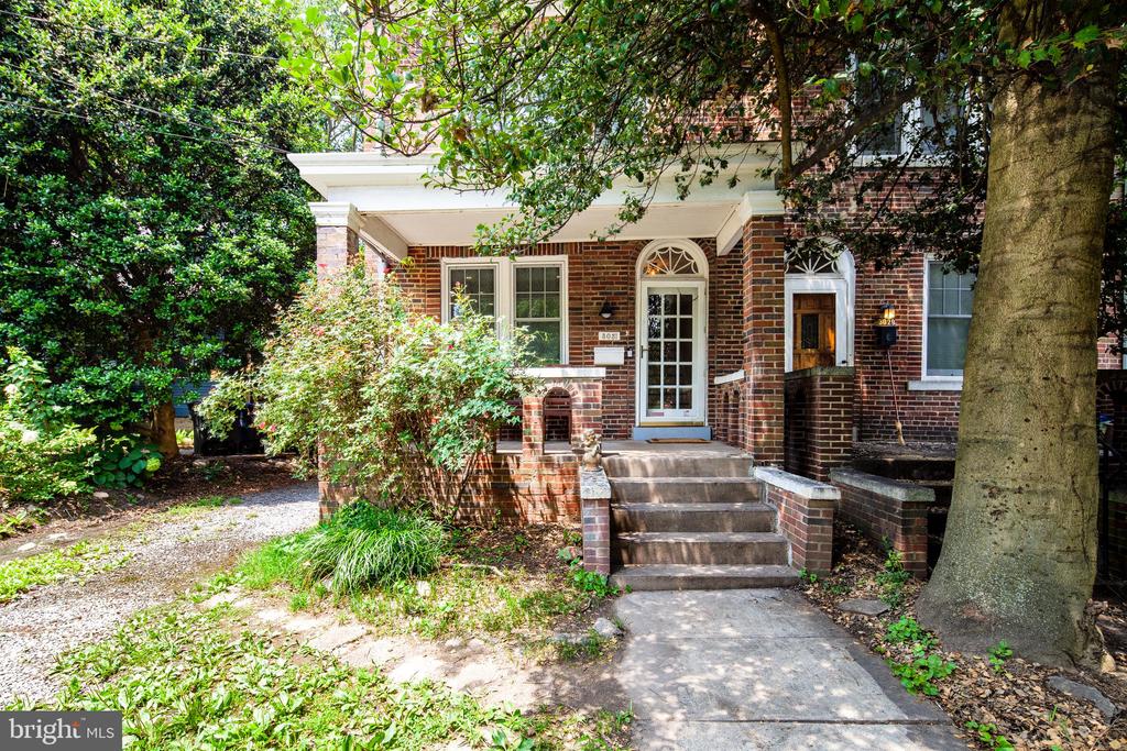 3031 RODMAN ST NW