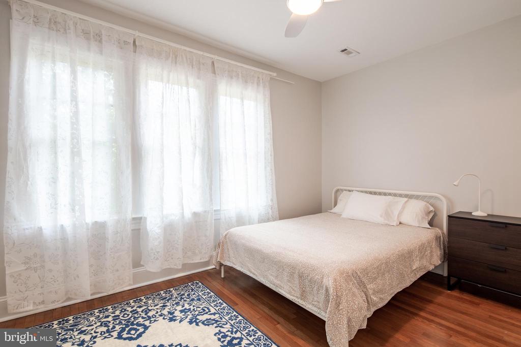 3031 RODMAN ST NW