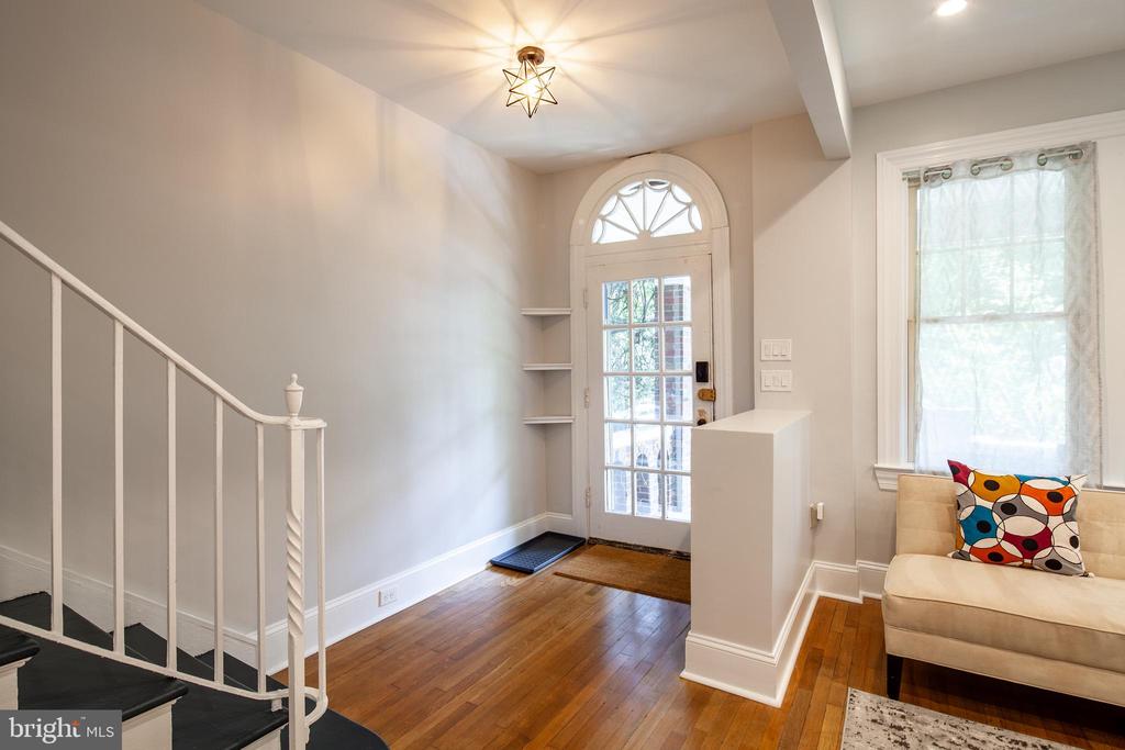 3031 RODMAN ST NW