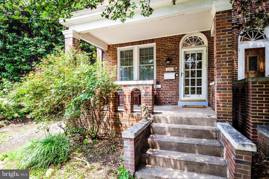 3031 RODMAN ST NW