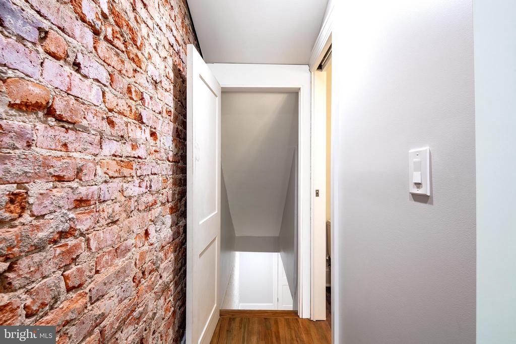 3031 RODMAN ST NW