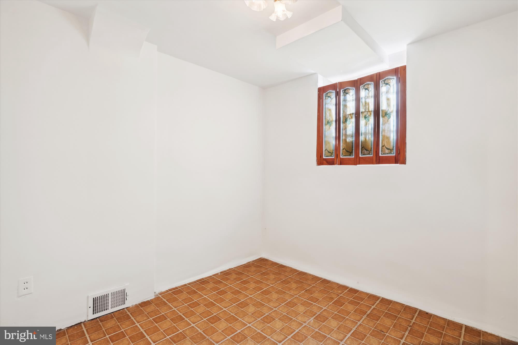 1602 Crittenden St NW
