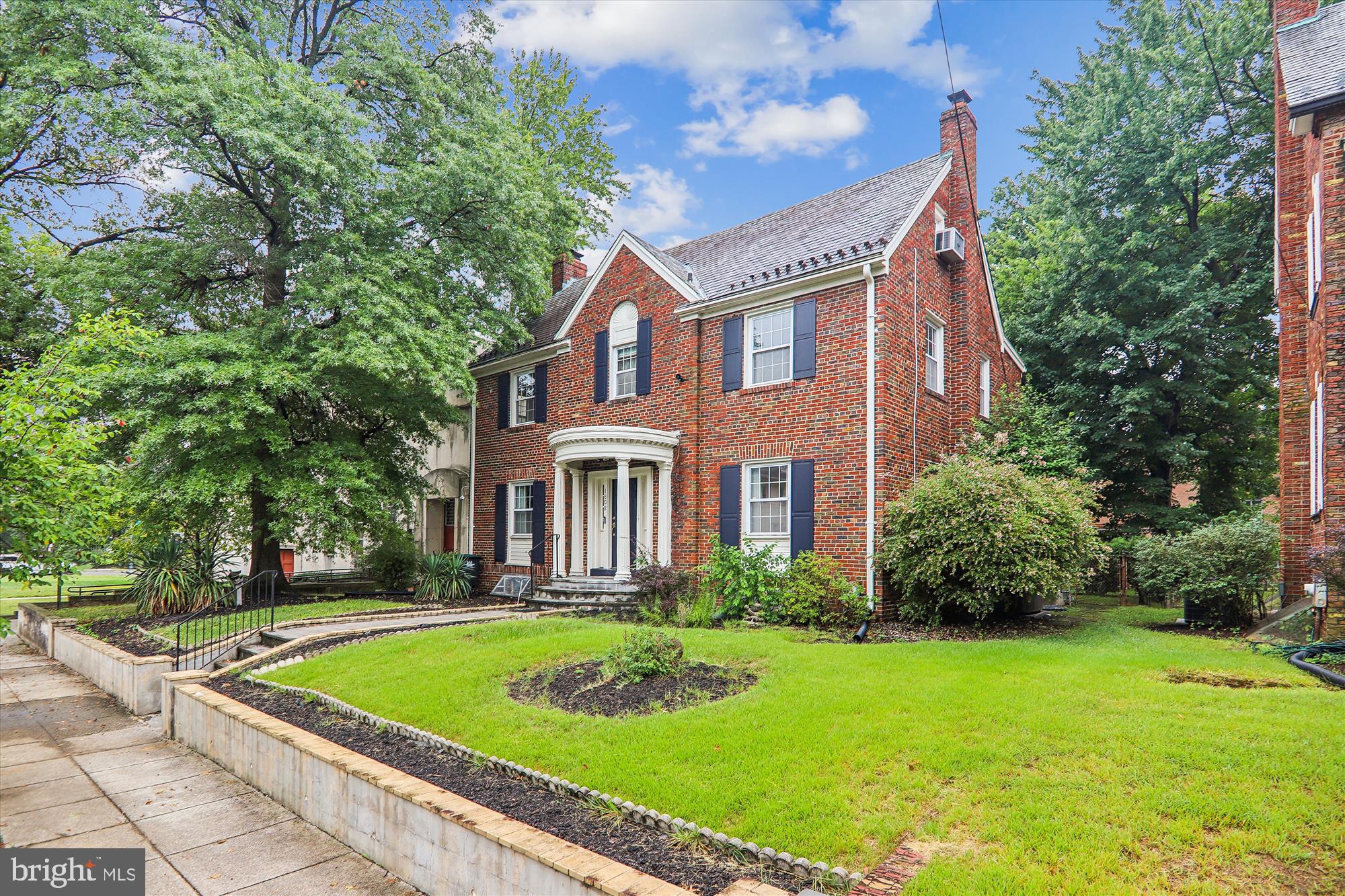 1602 Crittenden St NW