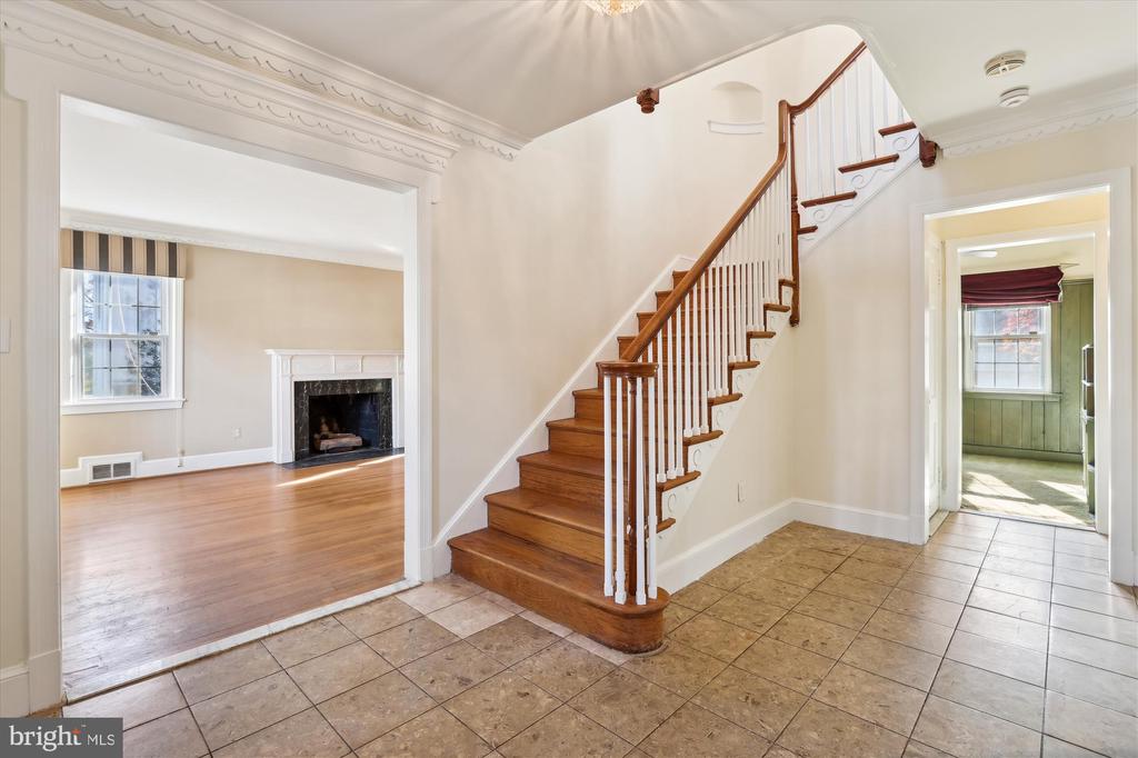 1602 Crittenden St NW