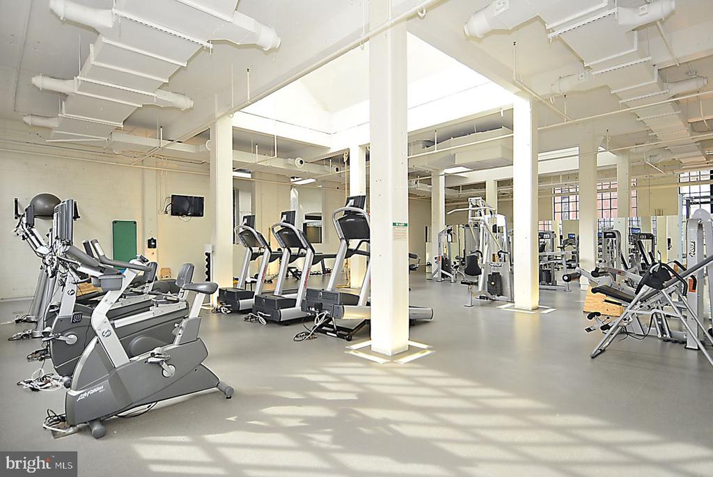 437 New York Ave NW #317