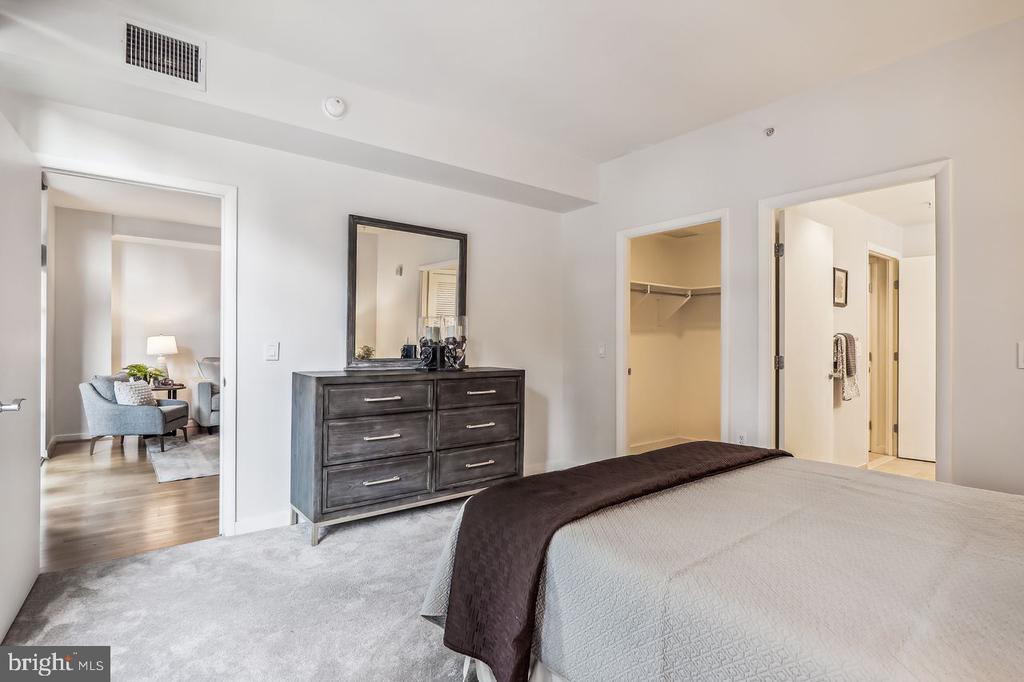 437 New York Ave NW #317