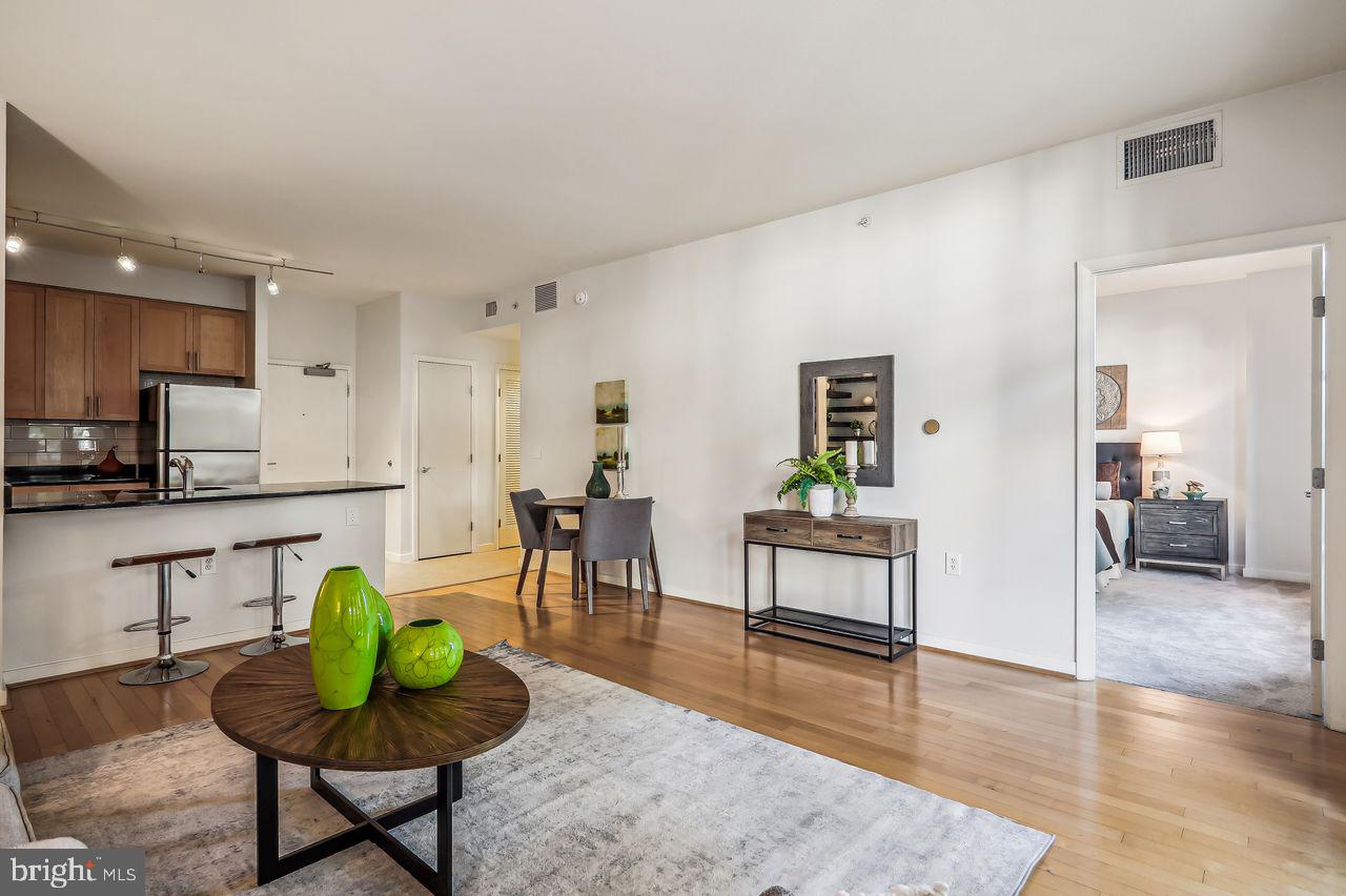 437 New York Ave NW #317