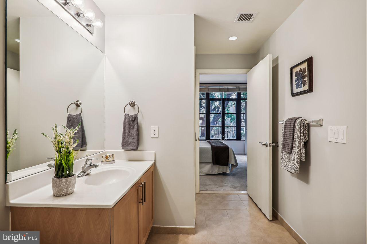 437 New York Ave NW #317