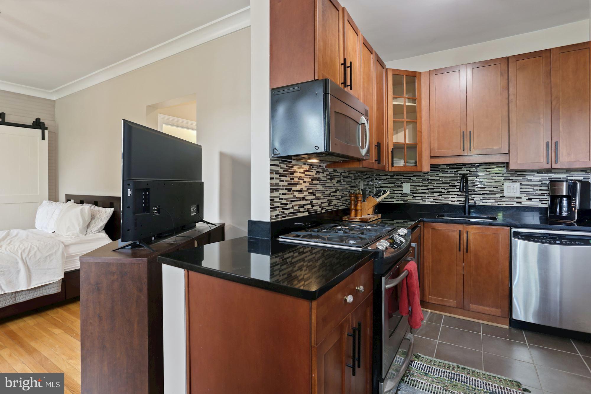 105 6th St SE #201