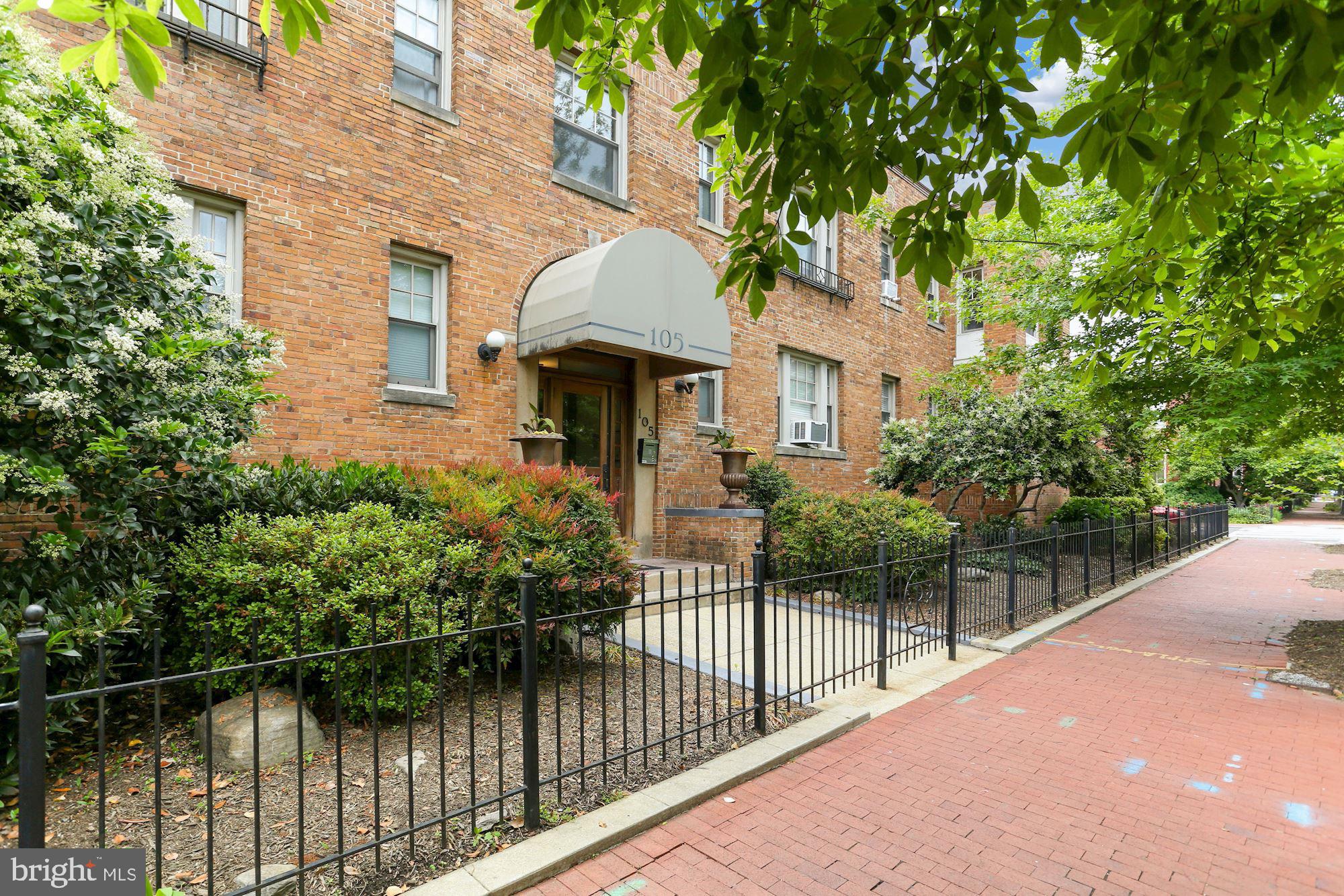 105 6th St SE #201