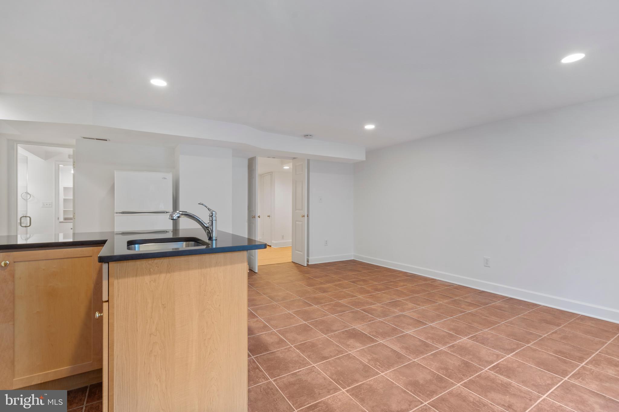 3312 Cathedral Ave NW