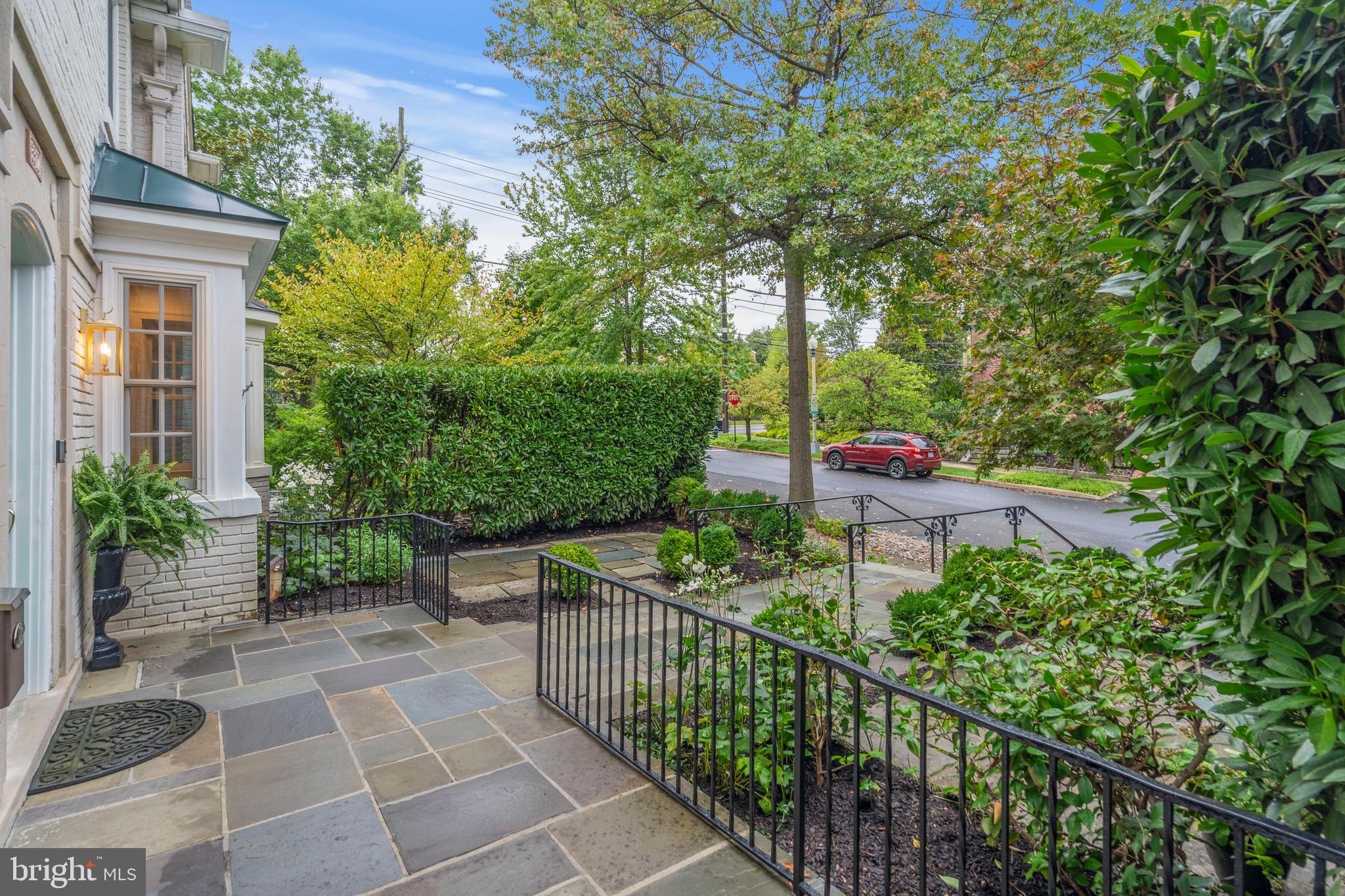 3312 Cathedral Ave NW