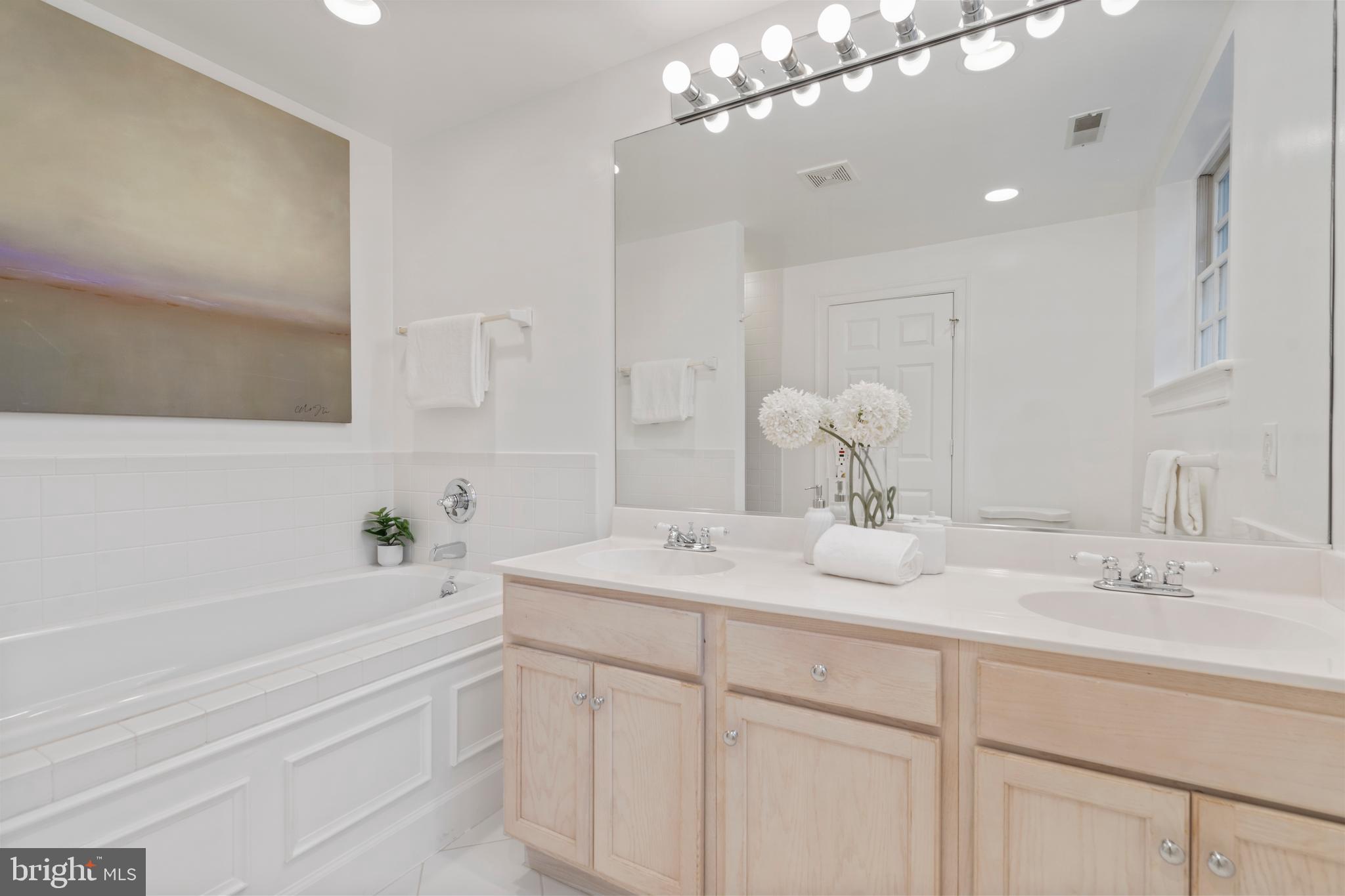 3312 Cathedral Ave NW