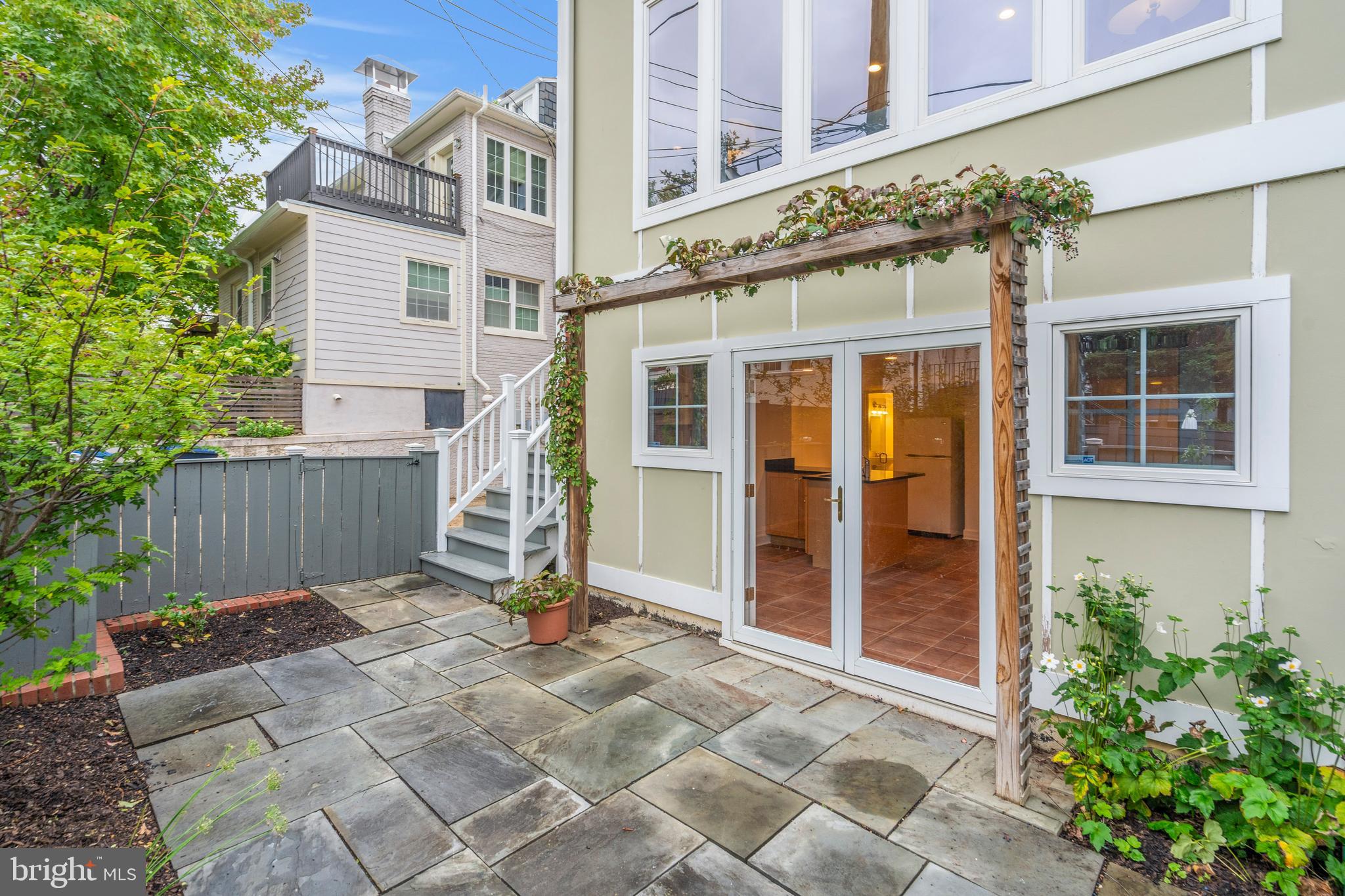 3312 Cathedral Ave NW