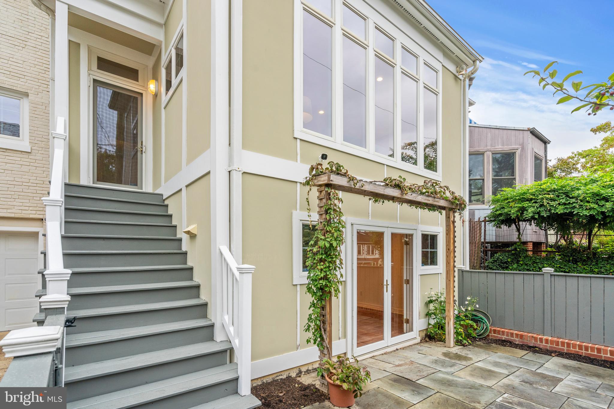 3312 Cathedral Ave NW