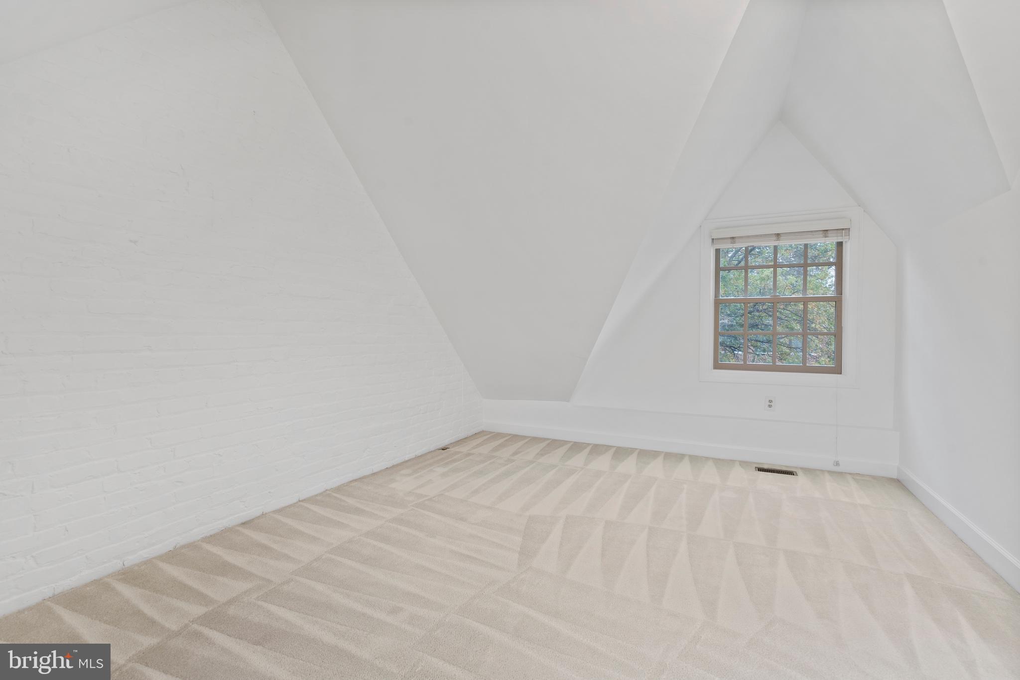 3312 Cathedral Ave NW