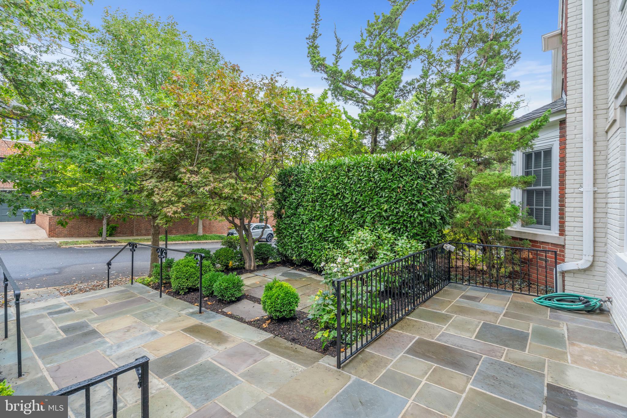 3312 Cathedral Ave NW