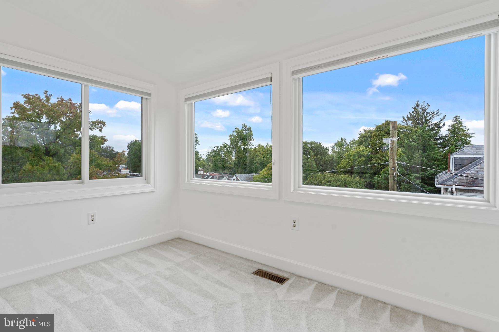 3312 Cathedral Ave NW