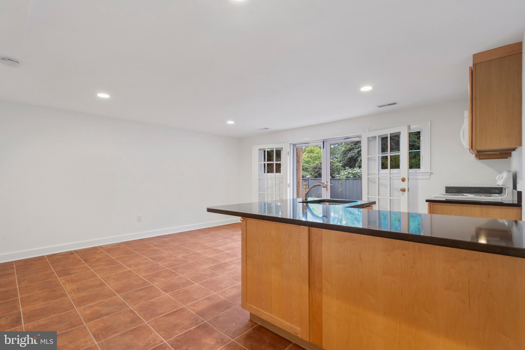 3312 Cathedral Ave NW