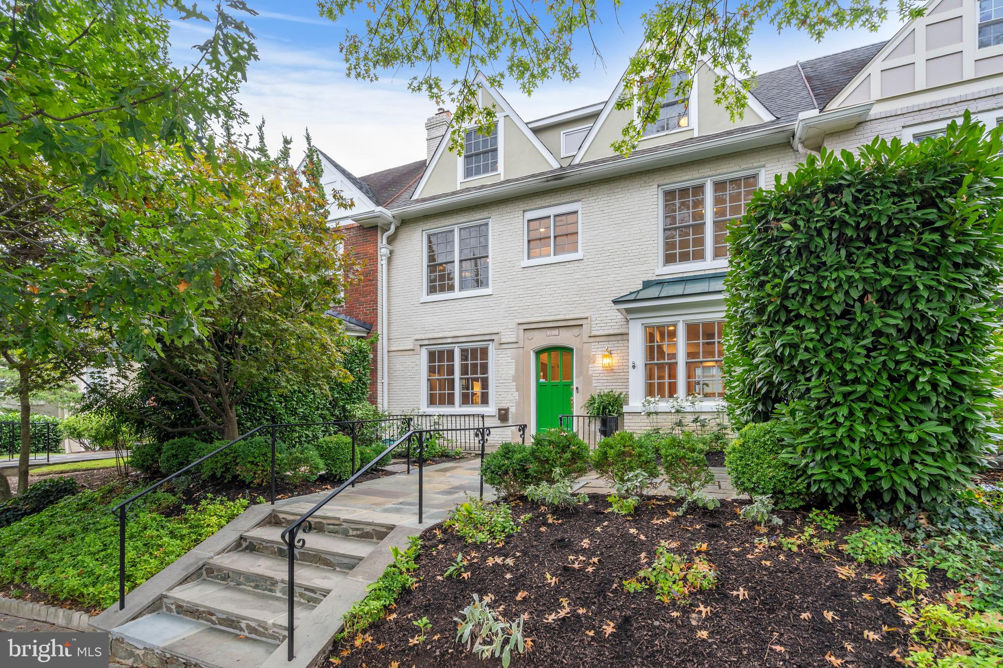 3312 Cathedral Ave NW