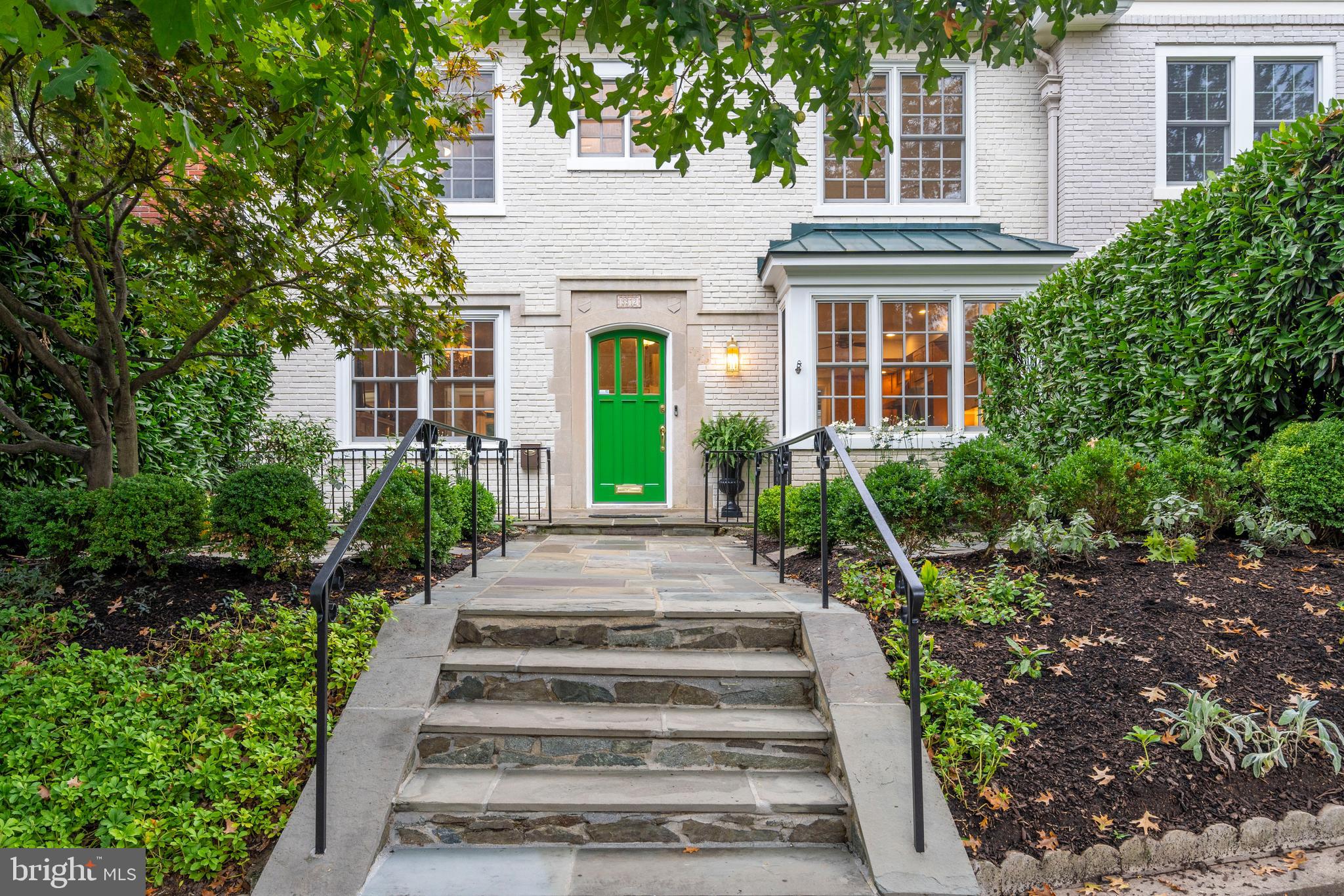 3312 Cathedral Ave NW