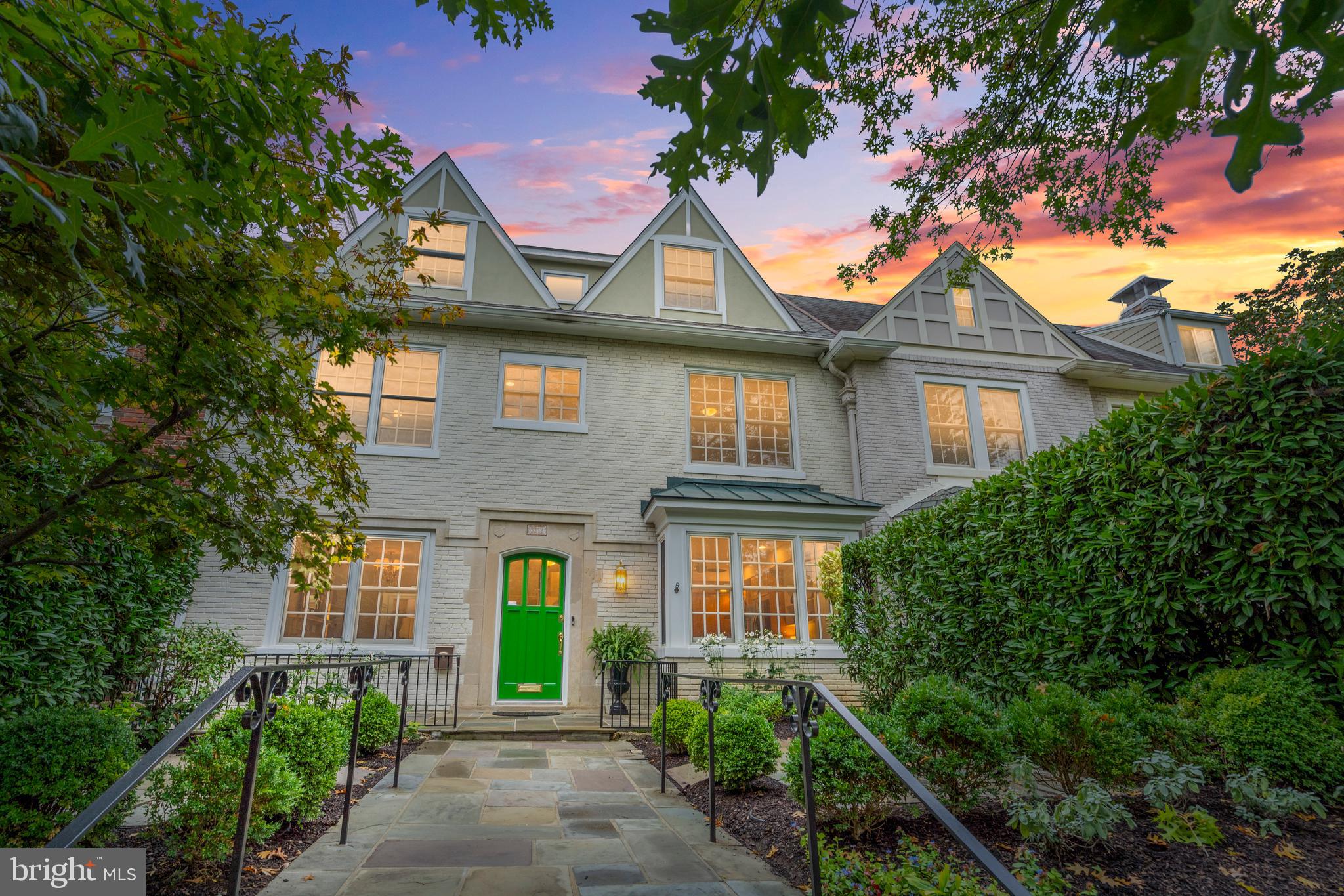 3312 Cathedral Ave NW