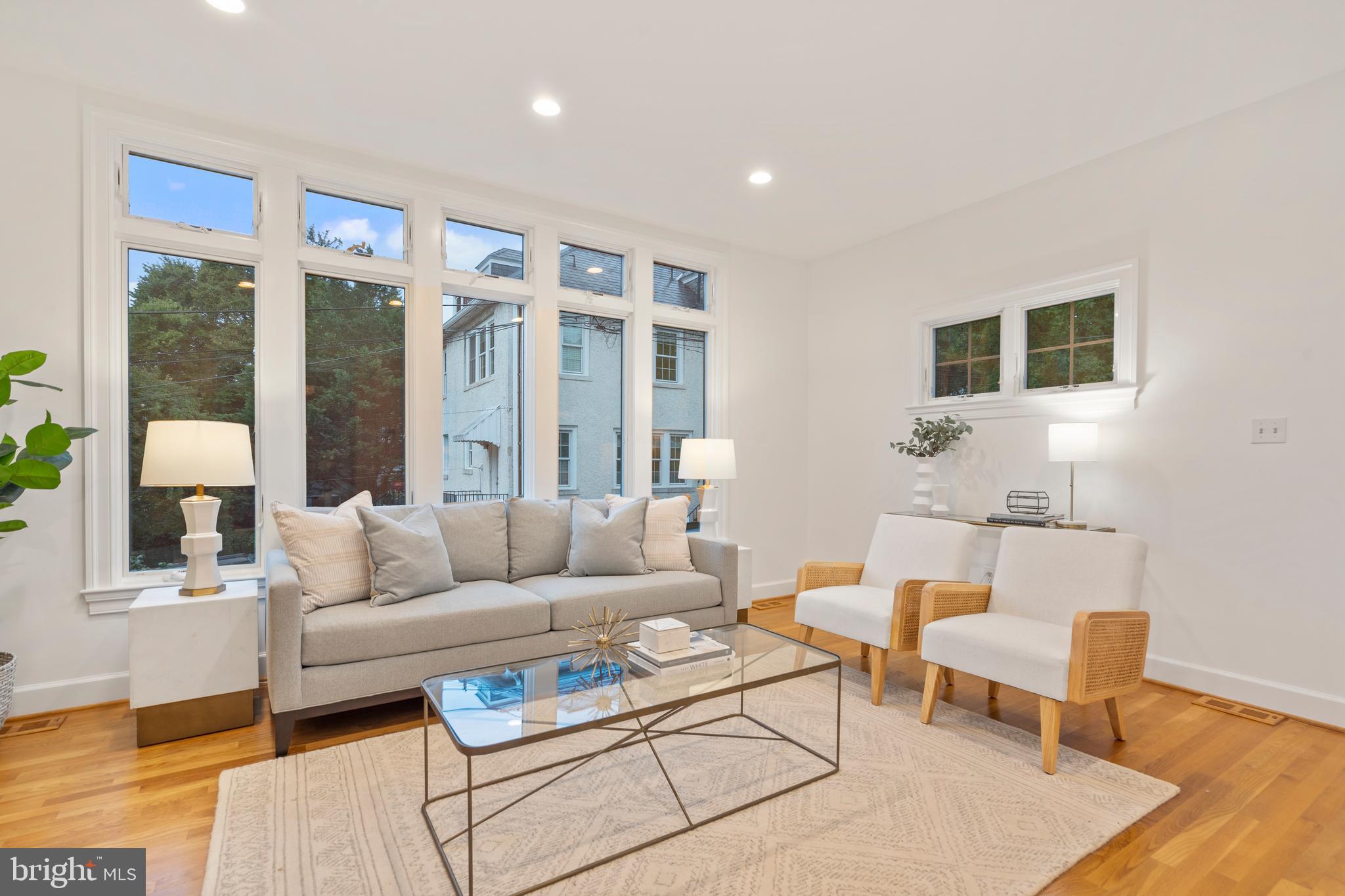 3312 Cathedral Ave NW