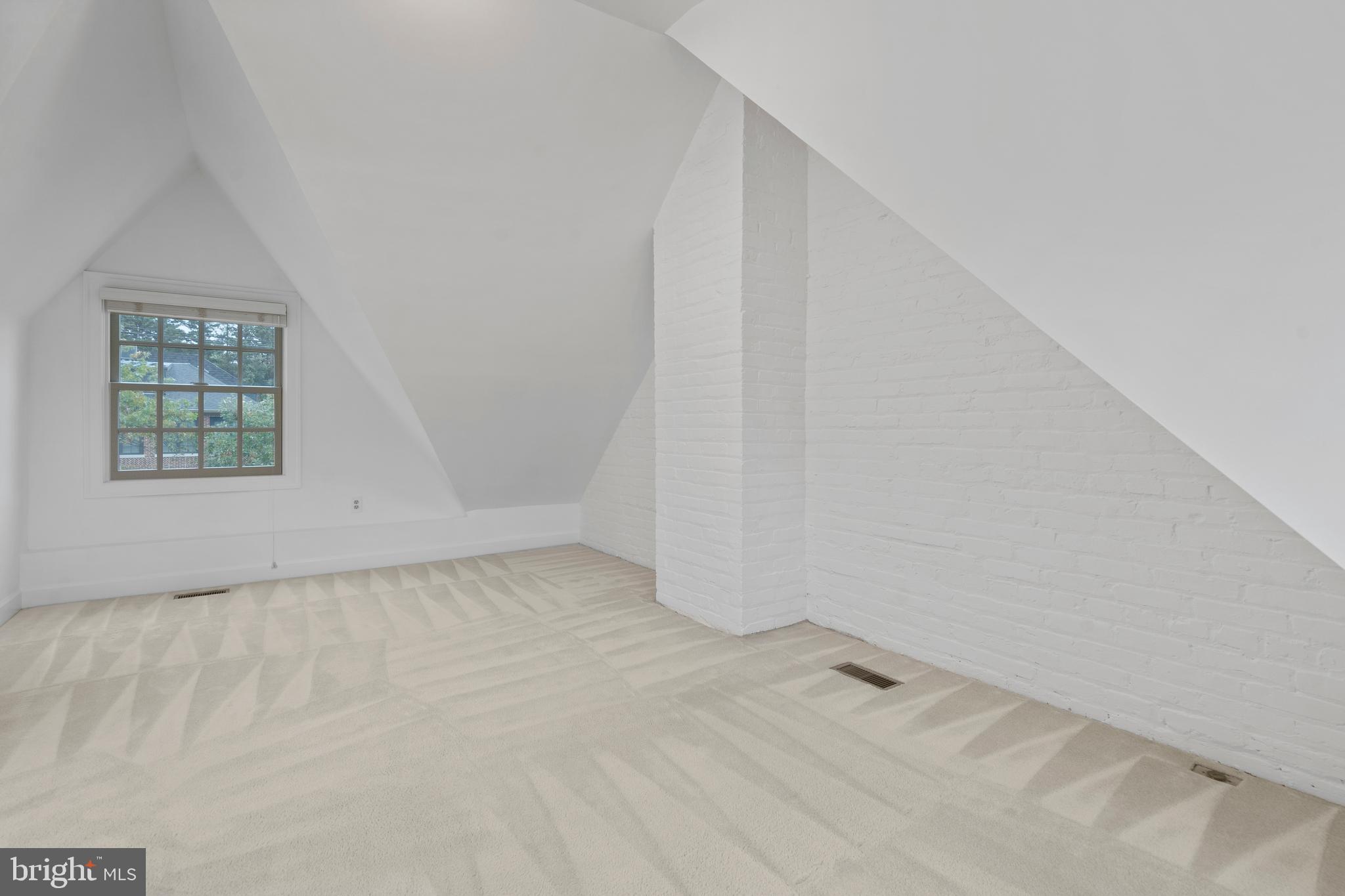 3312 Cathedral Ave NW