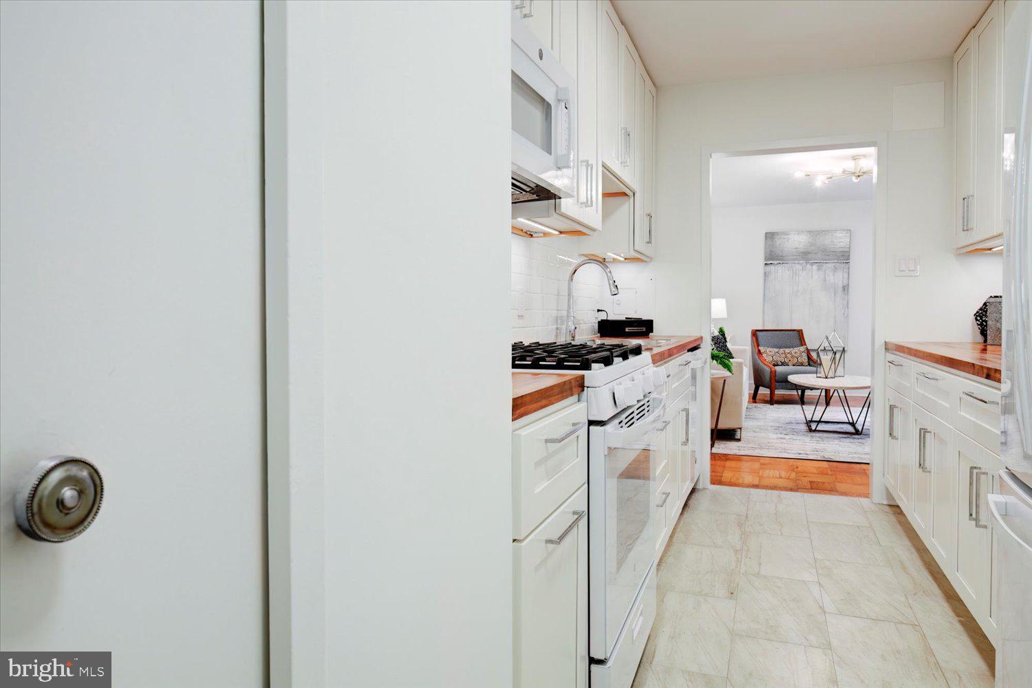 3001 Veazey Ter NW #213