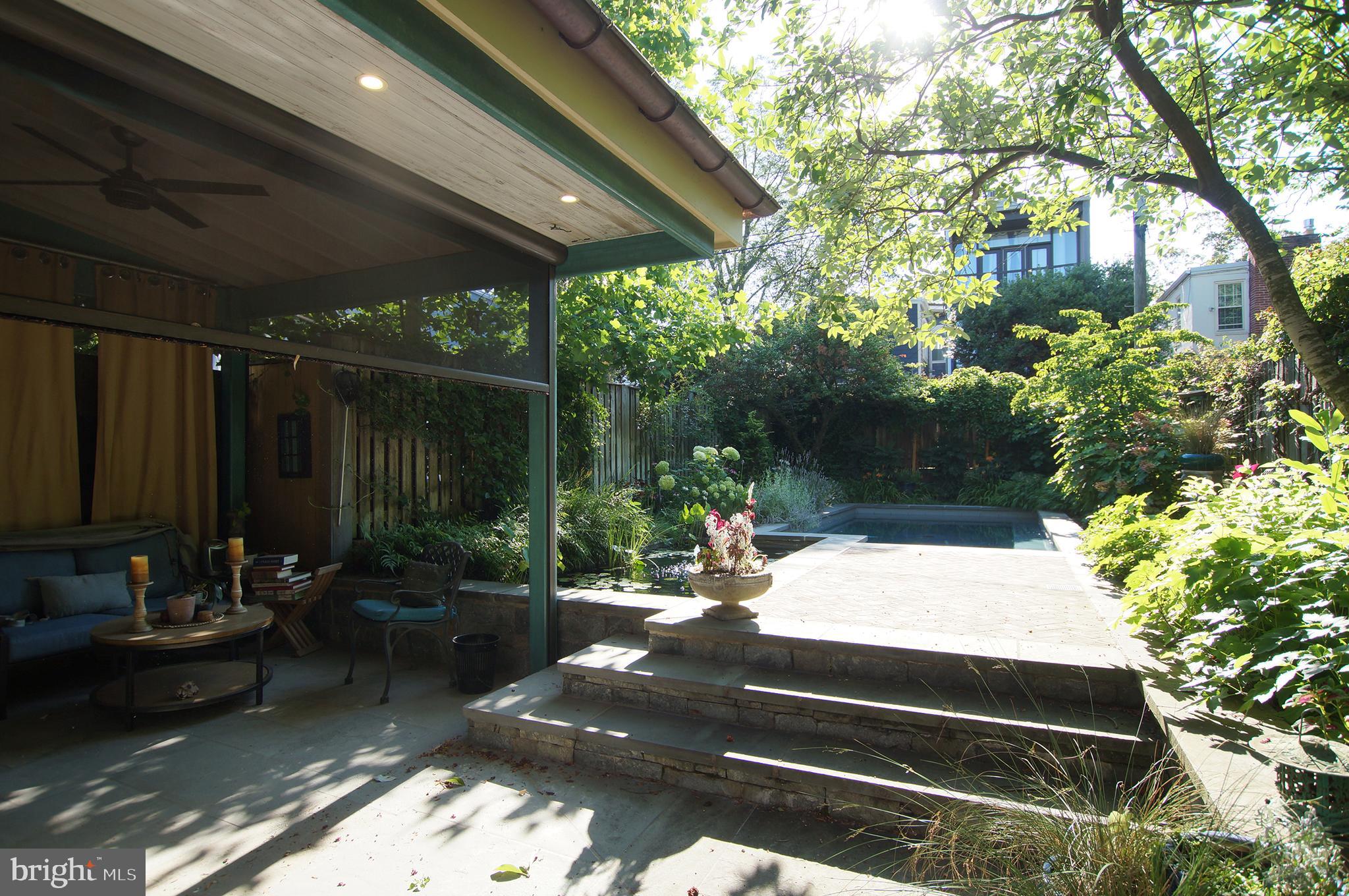 210 5th St SE