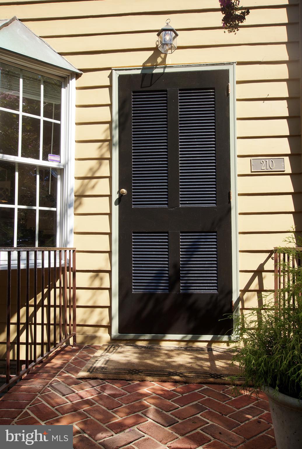 210 5th St SE