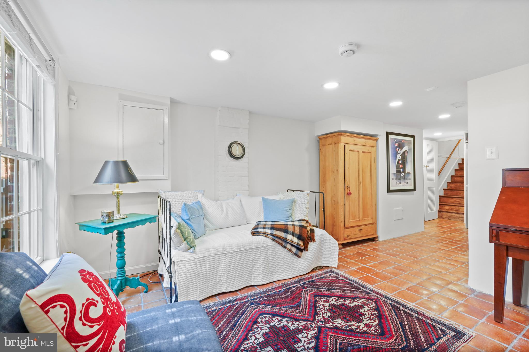 210 5th St SE