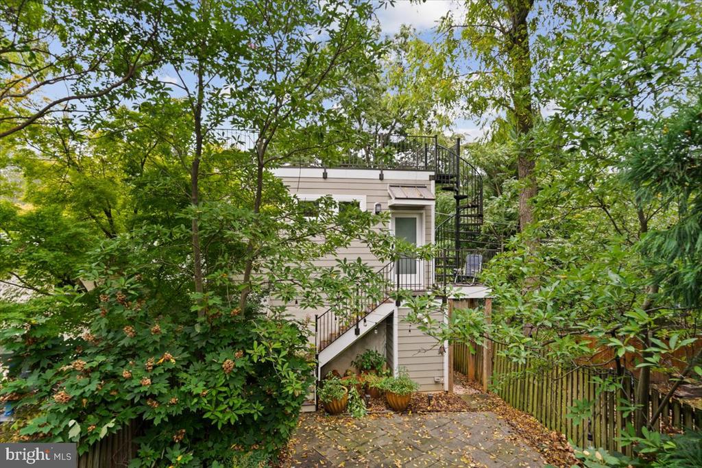 1419 FOXHALL RD NW