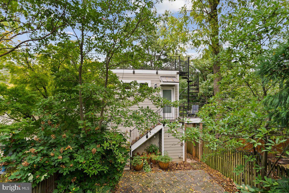 1419 FOXHALL RD NW