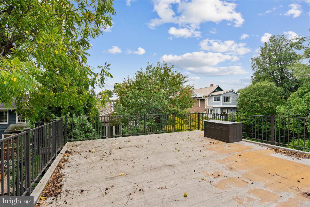 1419 FOXHALL RD NW