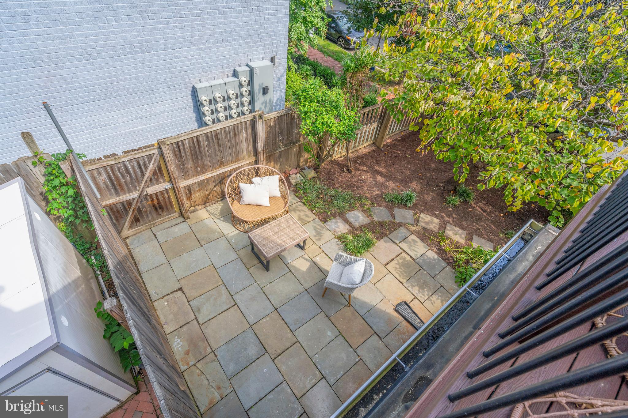 1024 G St NE