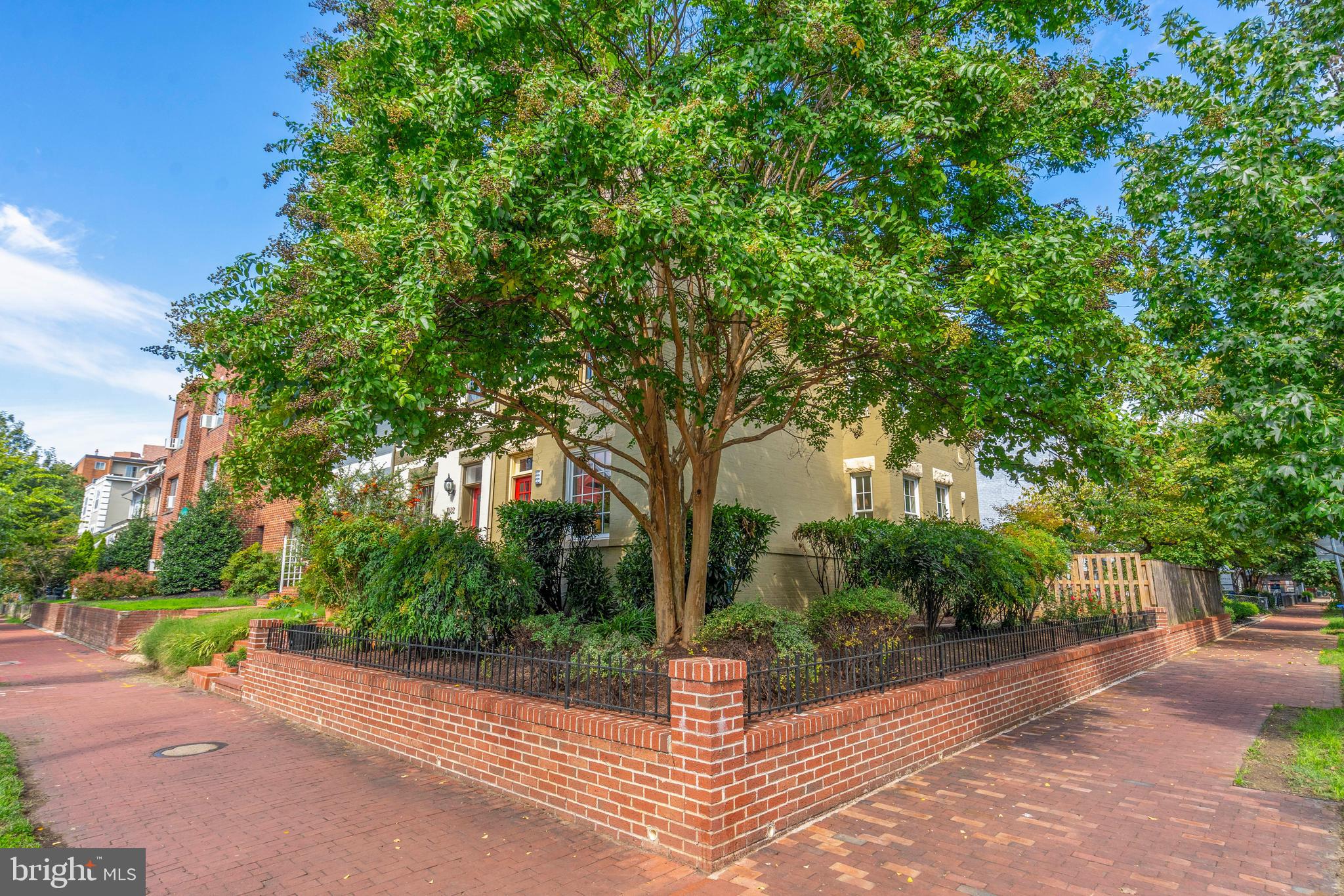 1024 G St NE