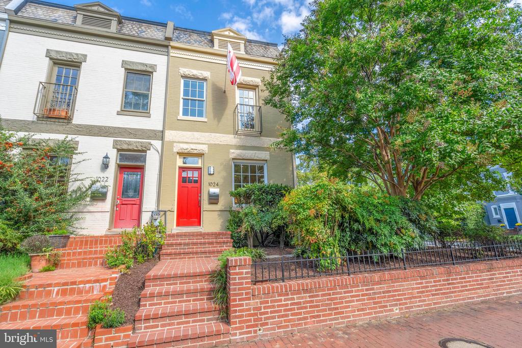 1024 G St NE