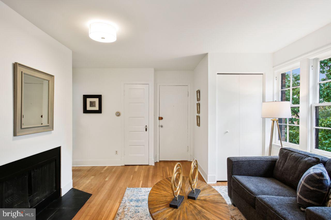 401 A St NE #3
