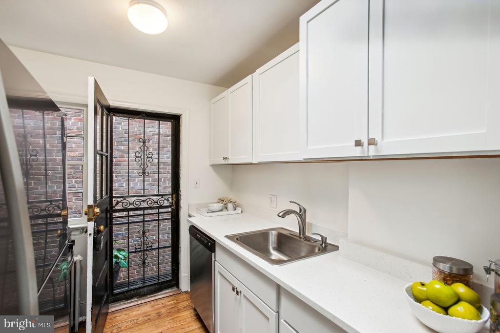401 A St NE #3